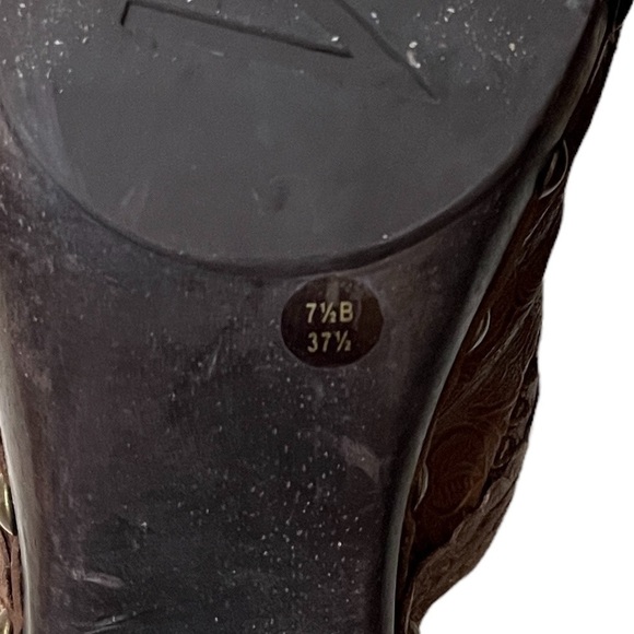 Vince Camuto Light Brown Leather Slide On Mules Tooled, Laser Cut, Studs Sz 7.5 - Picture 9 of 10